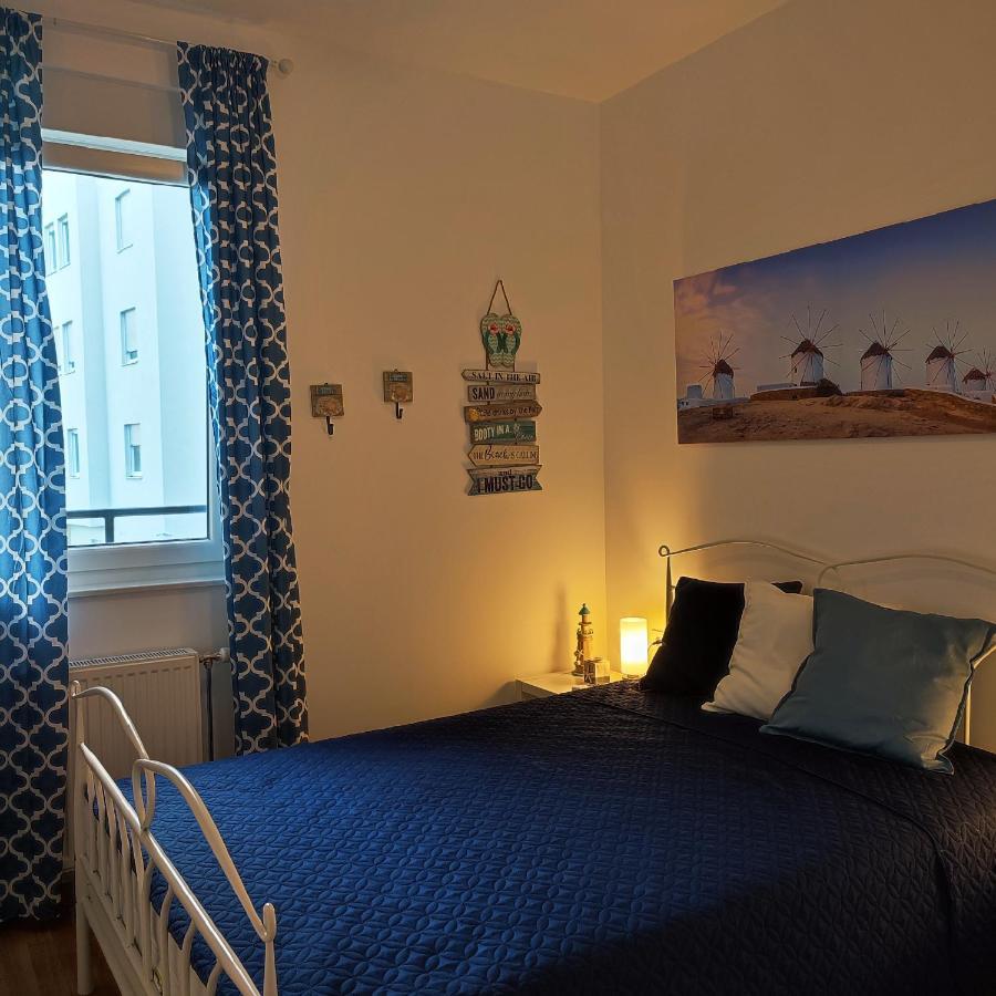 Center Firefly Gardens Apartment Újvidék Kültér fotó