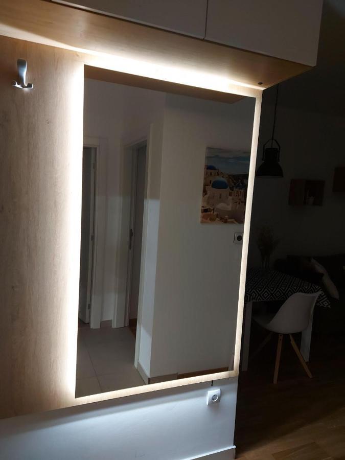 Center Firefly Gardens Apartment Újvidék Kültér fotó