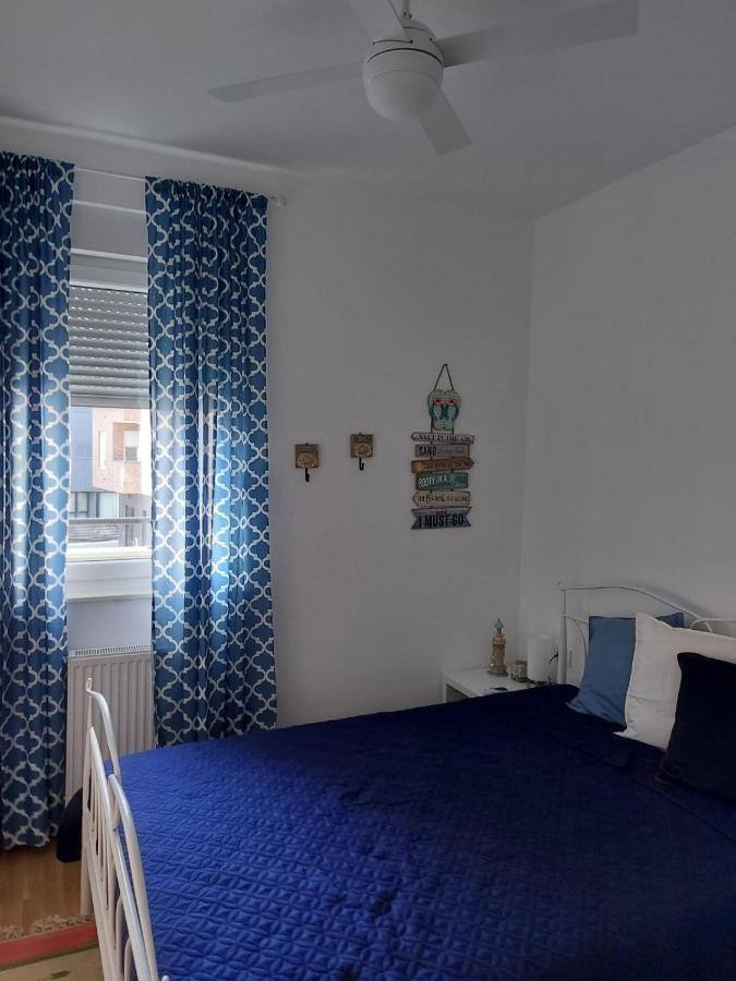 Center Firefly Gardens Apartment Újvidék Kültér fotó
